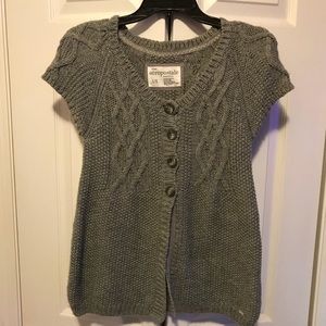 Short sleeved cabled sweater